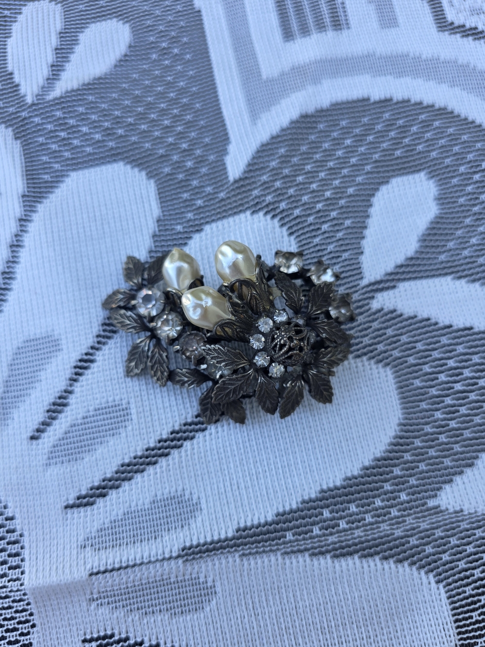 Vintage Pearl and Crystal Floral Brooch - Cream Pearls, Silver-Tone